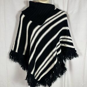 De Rotchild Turtleneck Black & White Knit Vintage Poncho with Fringe One Size